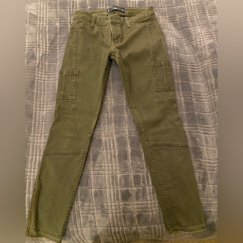 Hollister Crop Cargo Pants